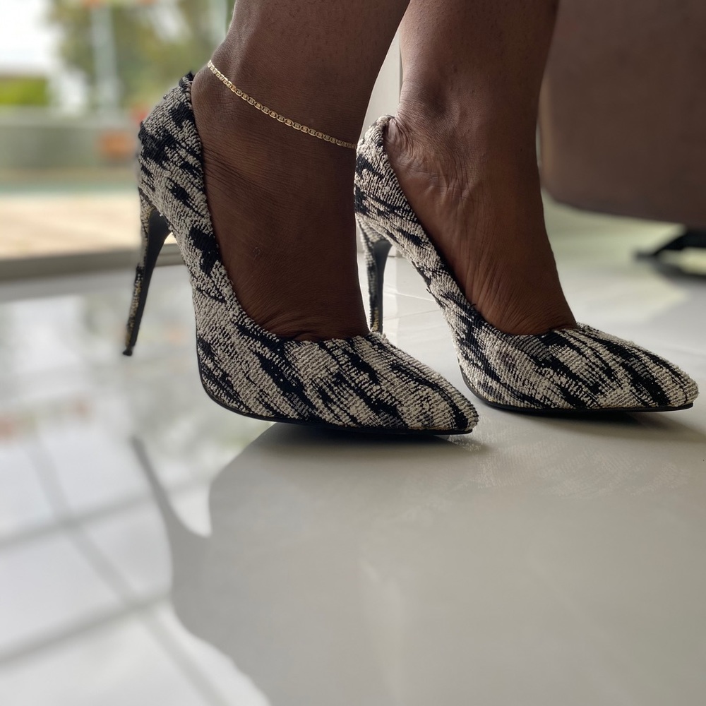 Heels - Picture 3 of 6